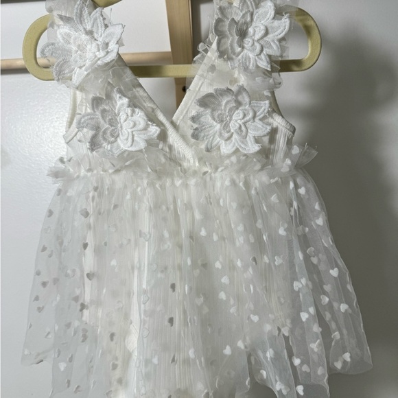 SHEIN baby girl white hearts Dress/romper 8-12 months - Picture 5 of 10